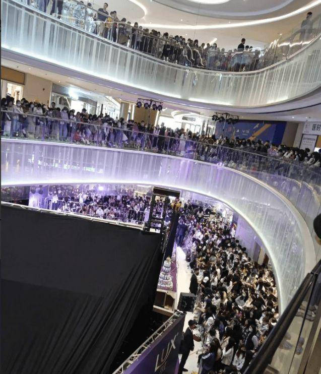 杨幂|杨幂赴港见女儿? 曾遭前公公数次内涵人品