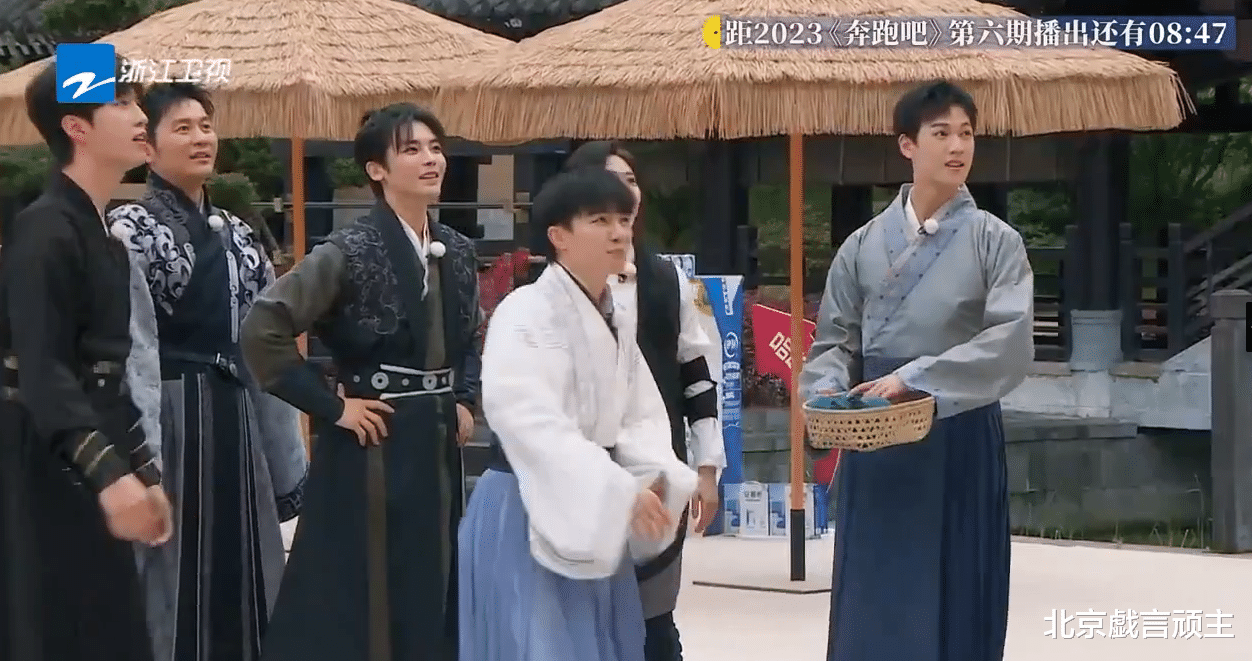 周深|奔跑吧:周深尽显绅士风度,出圈举动拉满节目看点,再创收视奇迹