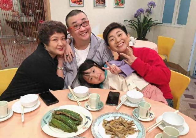 《外来媳妇本地郎》当中的吴多美，如今的她已成为一名大学教师