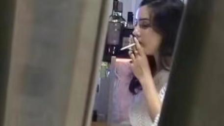 谢霆锋|李治廷，宣布已婚，他是小5岁，混血妻子初恋，女方未怀孕正面照曝光