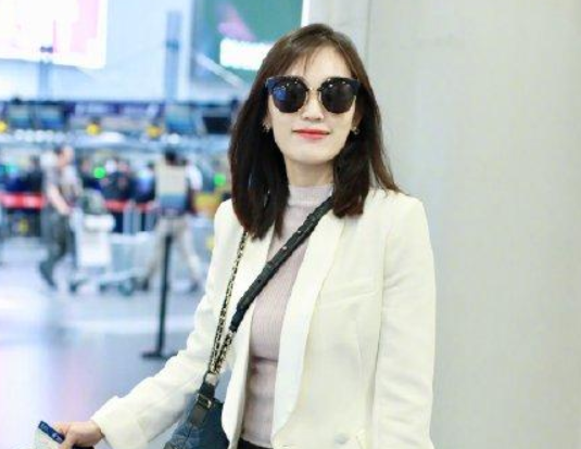 王宝强前妻现状曝光，与俩娃独自生活，女儿亭亭玉立儿子成小大人