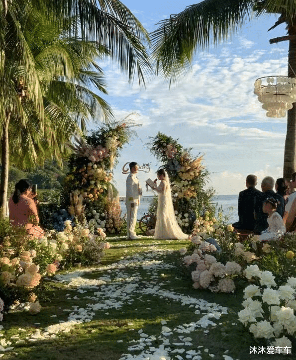 何超莲|赌王千金下嫁加拿大籍艺人,女方3位至亲缺席