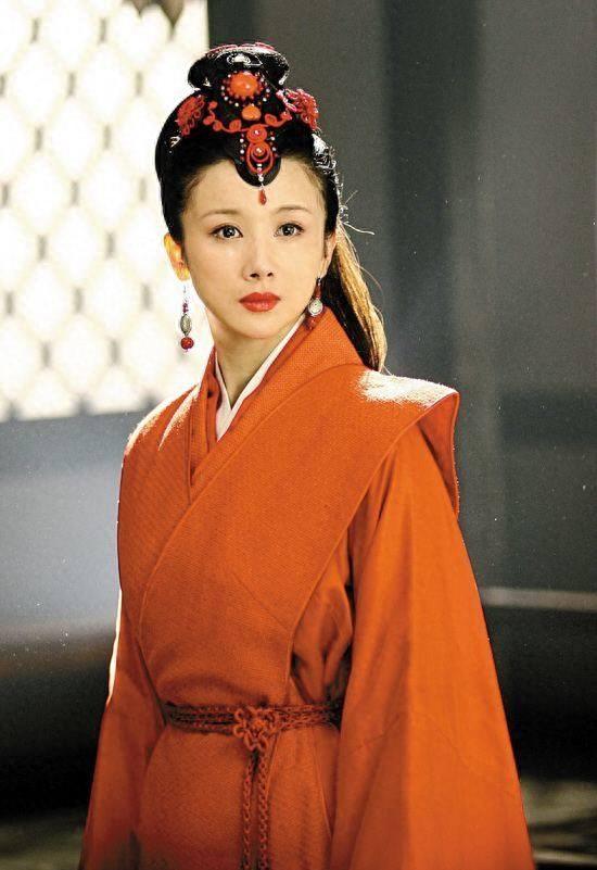 孙菲菲事件升级,曝《神雕侠侣》刘亦菲带资进组,抢走她的“小龙女”