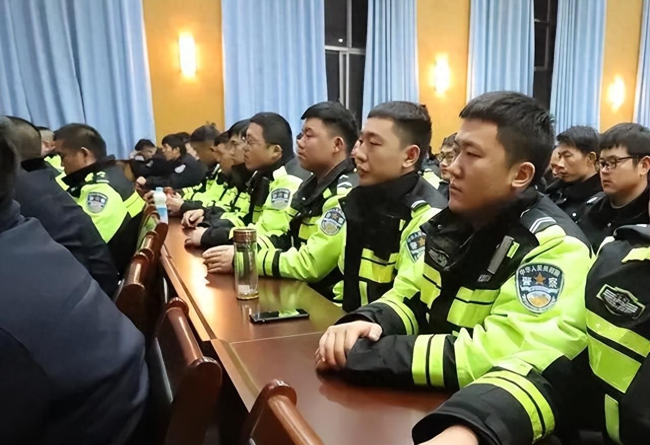 “宁可去刷盘子也不继续了”？大批辅警选择“逃离”岗位，理由很现实