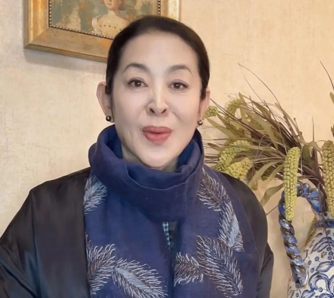 舒淇|瘦成“大头娃娃”的舒淇，证明了中老年女星还是胖点好看