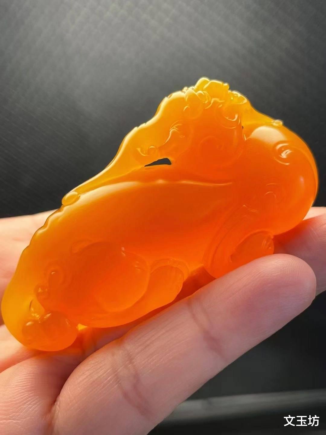 黄龙玉|黄龙玉和翡翠哪个好