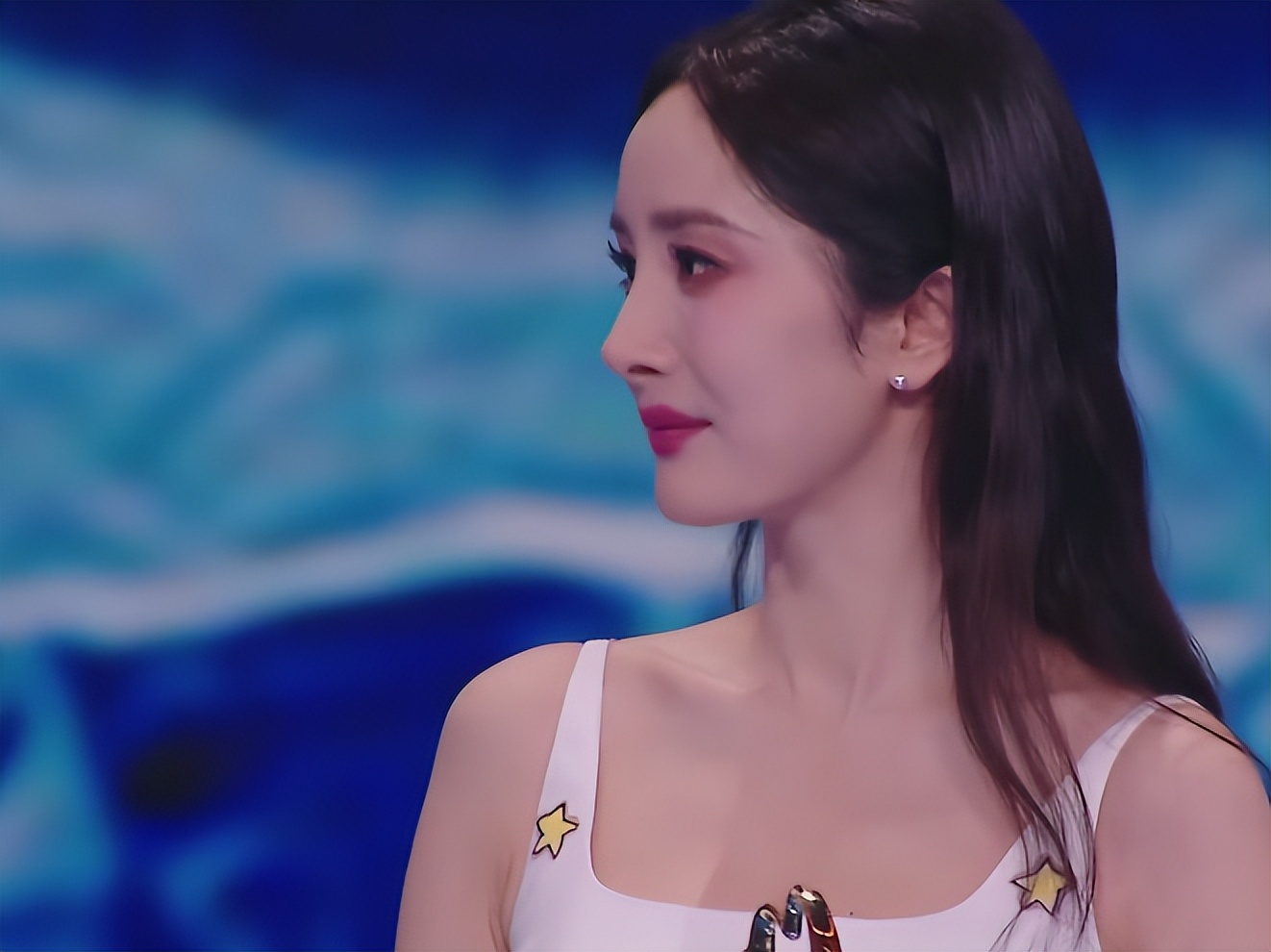 微博之夜,把娱乐圈的人情冷暖、权势地位体现得淋漓尽致