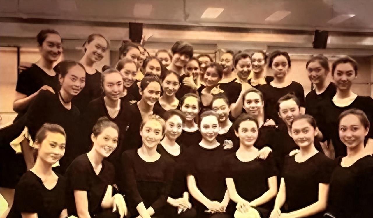 恒大歌舞团团长白珊珊:一赌便是整个青春,谎言将要败露