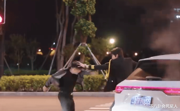 《做自己的光》:忍过了强行扮嫩的刘涛,忍不了辣眼的刘宇宁