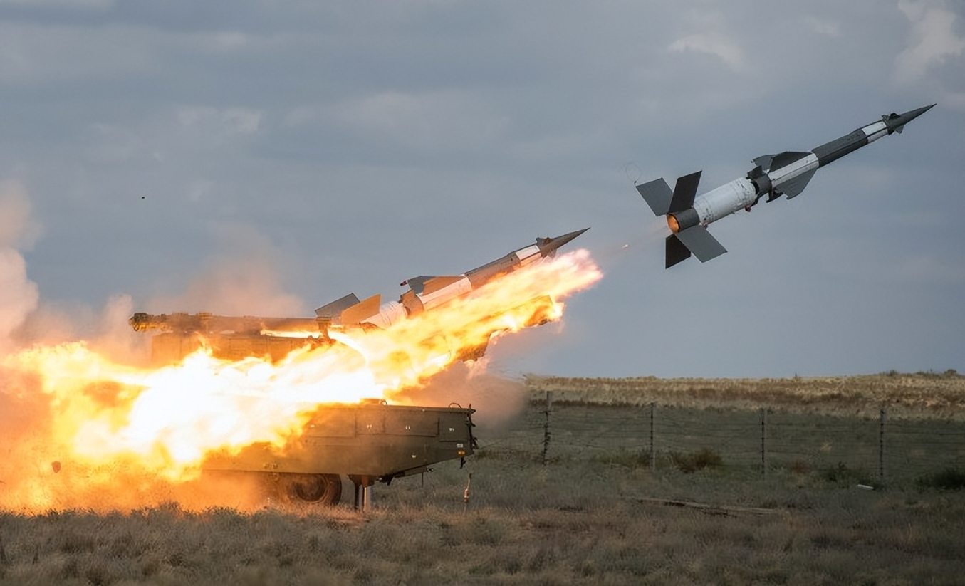 kh-101空射导弹,"伊斯坎德尔-m"战术弹道导弹,"匕首"高超音速导弹等