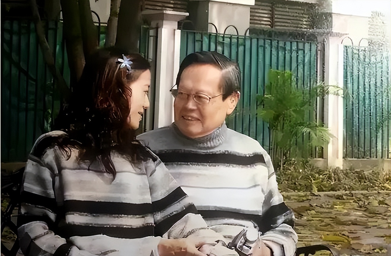 杨振宁已“无力回天”!翁帆“设局”多年,终于熬到头了