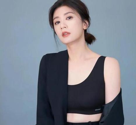 穿衣搭配|“夫妻本是同林鸟”,但抱歉!这一次修杰楷“救”了贾静雯了