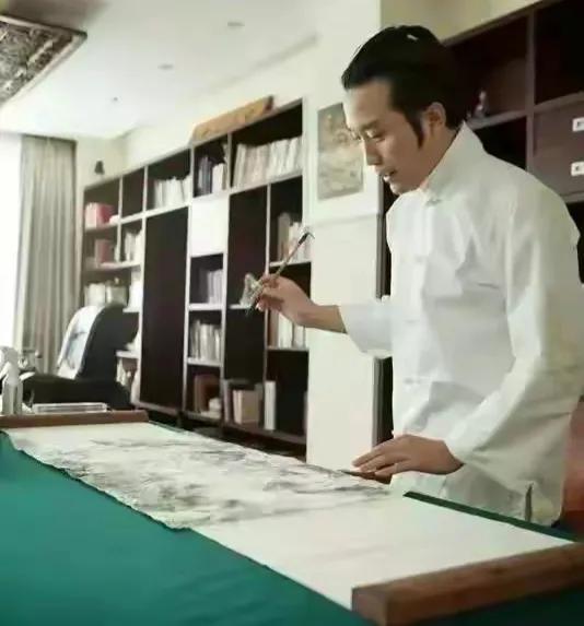 李玉刚|李玉刚,被时代“抛弃”的时候,连声招呼都不打!