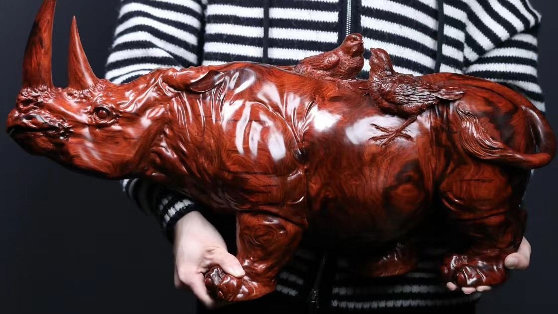 犀牛|平安赐福，小叶紫檀，超大犀牛木雕摆件