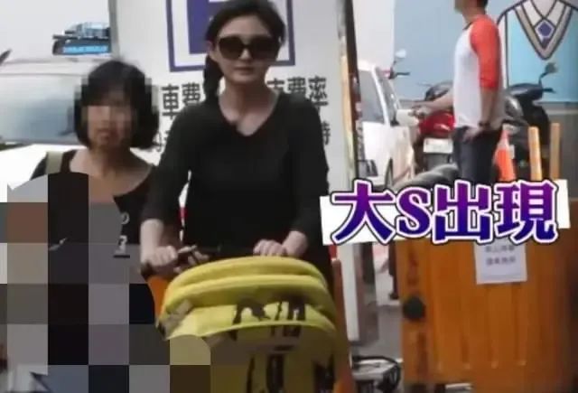 大S近况揭晓，顺利迎来三胎，具俊晔亲身现场选购尿布，三胎传闻尘埃落定？