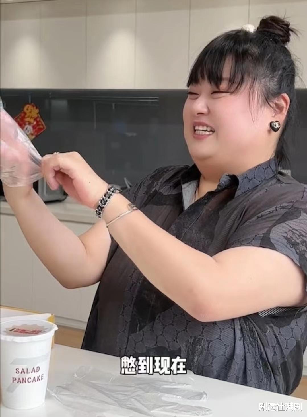 陈嘉佳|体重曾直奔300磅!TVB前女星晒一天吃9顿,内地当吃播赚得盆满钵满