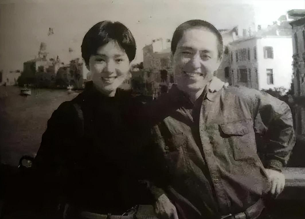 张艺谋一生中的三个女人:一个得到爱,一个得到钱,一个一无所有