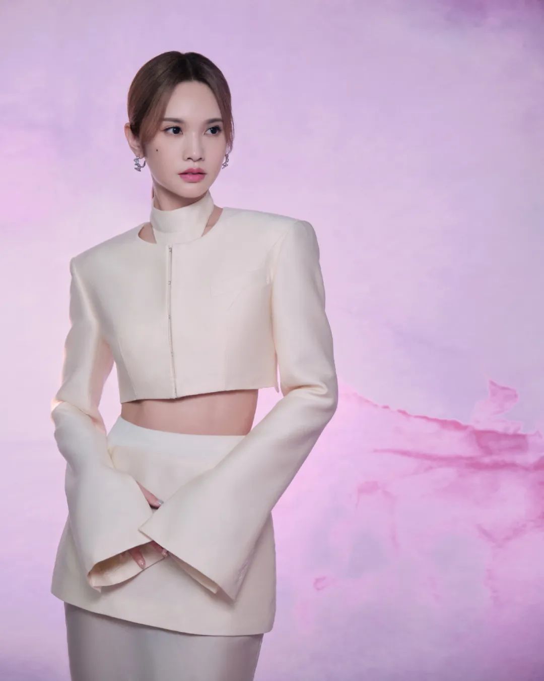 李小冉 李小冉46岁,是“姨圈天菜”