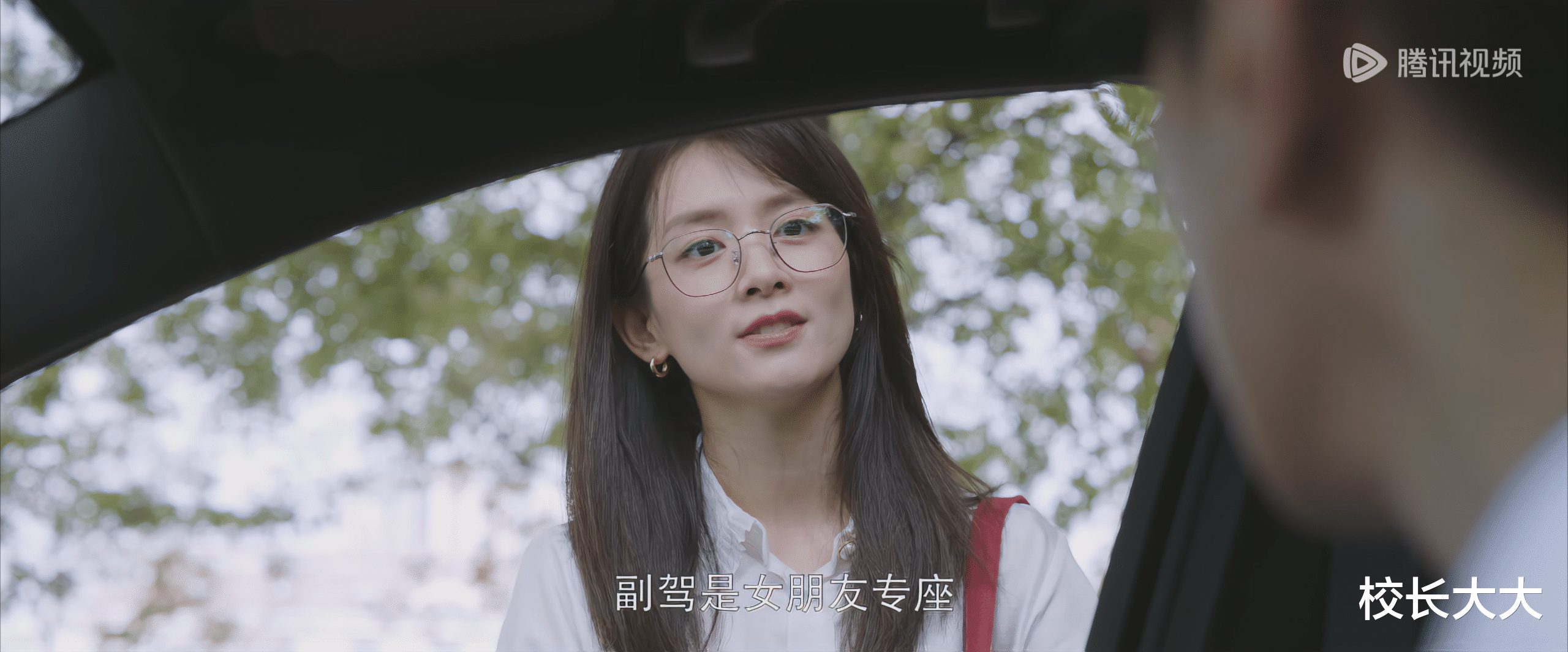 《问心》赵又廷和毛晓彤越有CP感,就越显得女律师很突兀