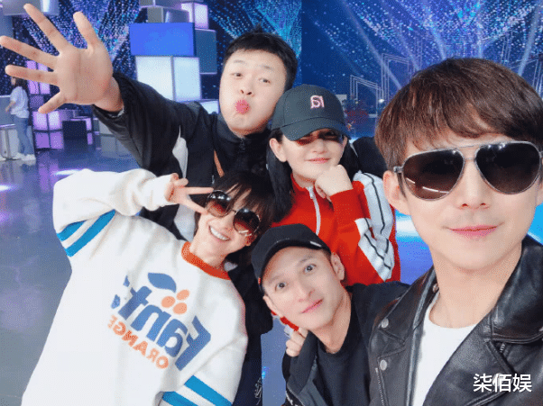 何炅|谢娜晒照为何炅庆生友情深厚,海涛上线无表示,维嘉吴昕保持沉默