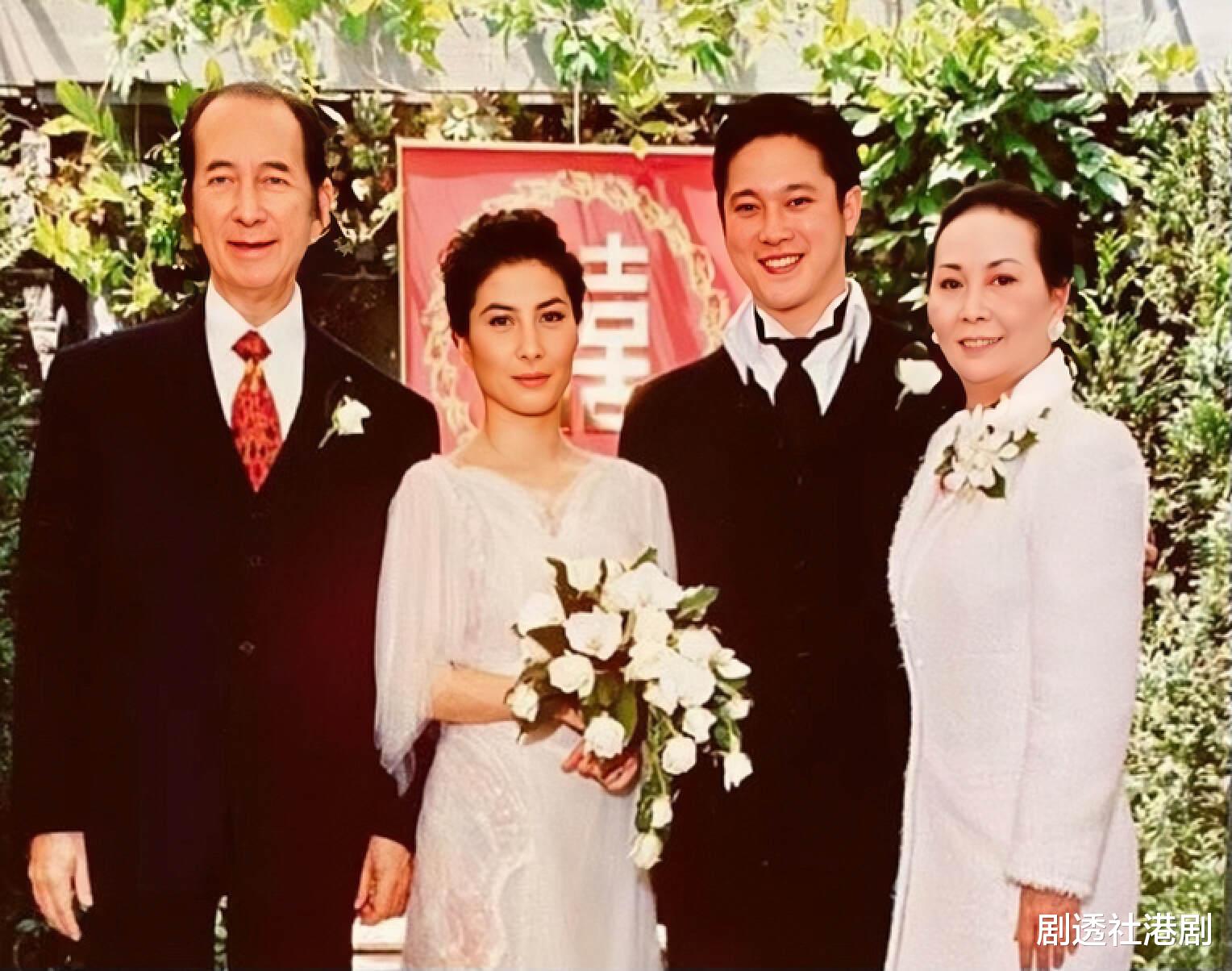 捡回一条命！赌王女儿何超仪结婚20周年，丈夫患重病接受二次手术