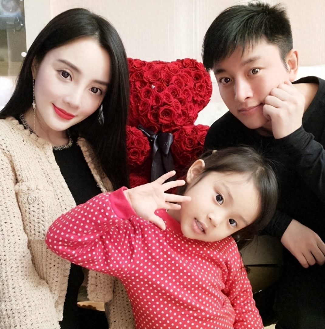 赵又廷首谈女儿长相,颜值比高圆圆差太多,评论区惨遭沦陷