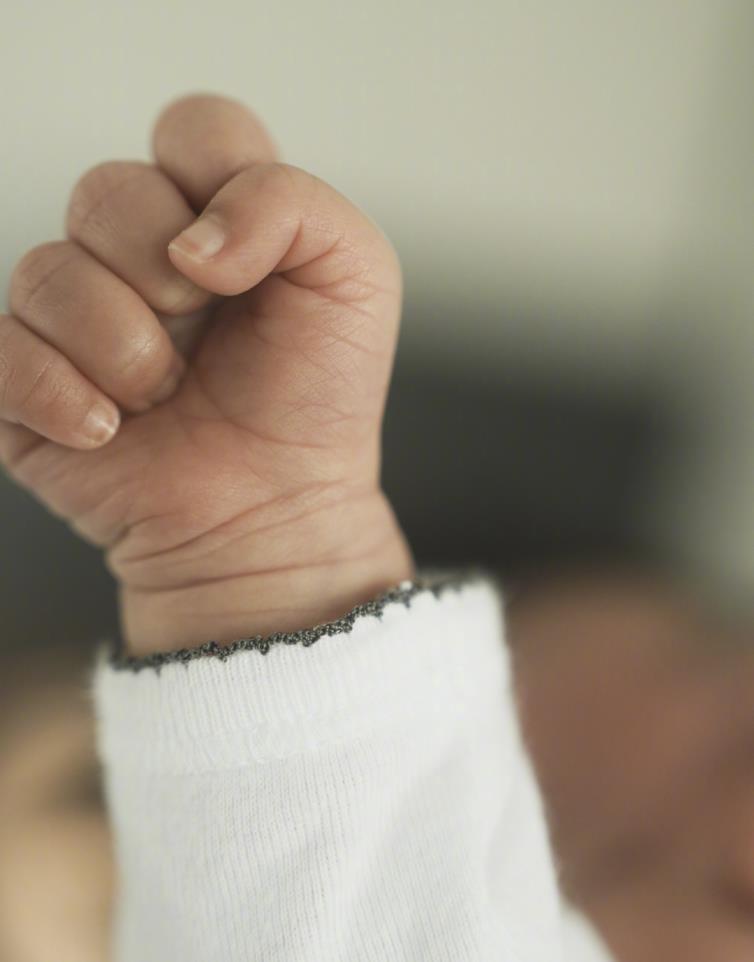 程晓玥|郑恺前任程晓玥官宣产女,晒宝宝正脸