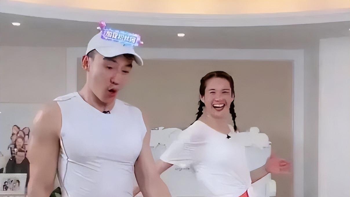 刘畊宏|刘畊宏翻车，受邀参加活动却“放鸽子”，校方回应：市里安排