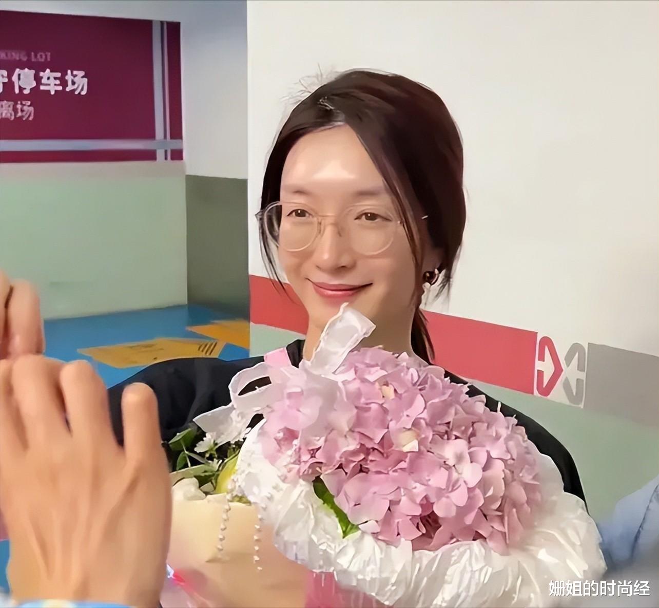 汤唯 5张对比图告诉你：为什么劝你再懒也要“化淡妆”？气质差距很大