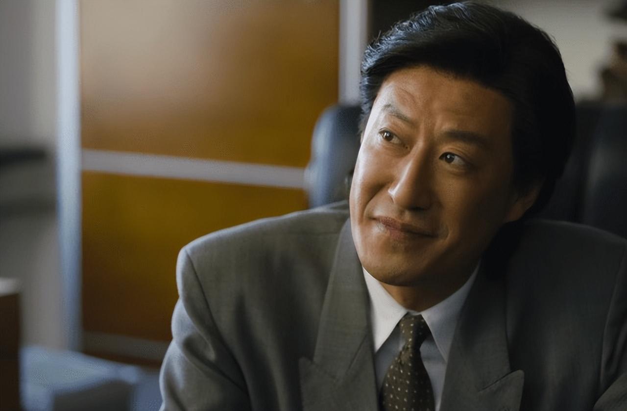 收手吧于震！别再羞辱观众智商了，48岁演剧版长津湖雷人又无脑