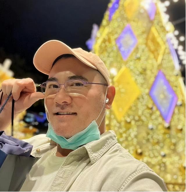 赵文瑄|周迅、陈红对他一见倾心,一生未婚未育,如今63岁在乡下养猫种花