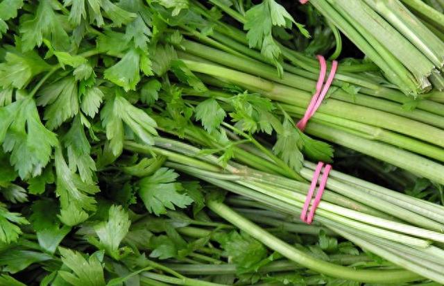 甲状腺不好的人,牢记:少碰“1蛋、3菜”,或可以保护甲状腺功能