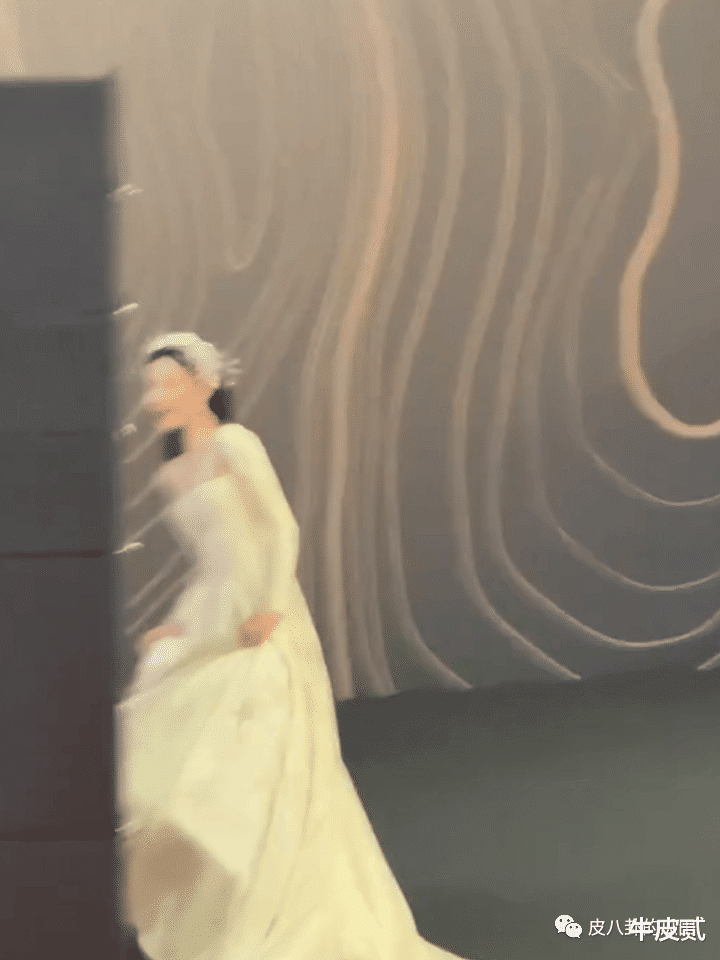 一场尴尬的红毯!杨紫被艳压,倪妮撞衫,而她却性感到了流鼻血