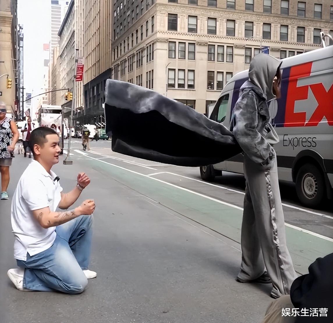 戚薇助理晒流程,称工作累到崩溃,被嘲矫情和10万工资不成正比