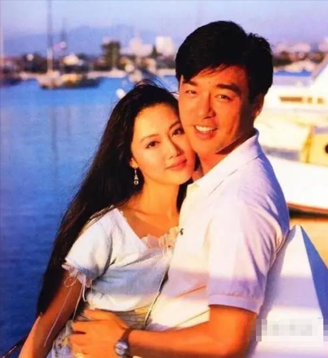 章小蕙|“香港尤物”风流情史,让2任富豪破产,同时交往5个不同国籍男友!