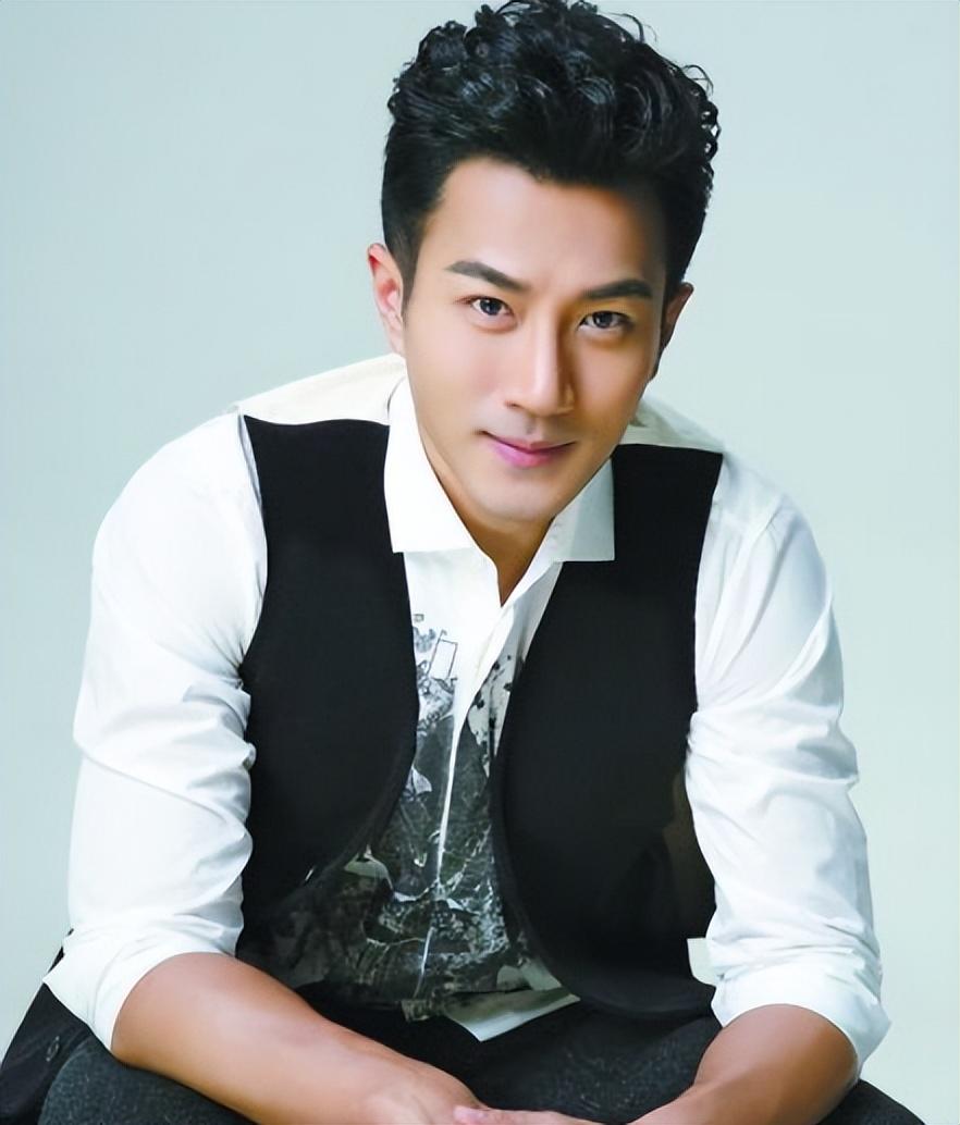 杨幂首先是杨幂，其次才是妈妈