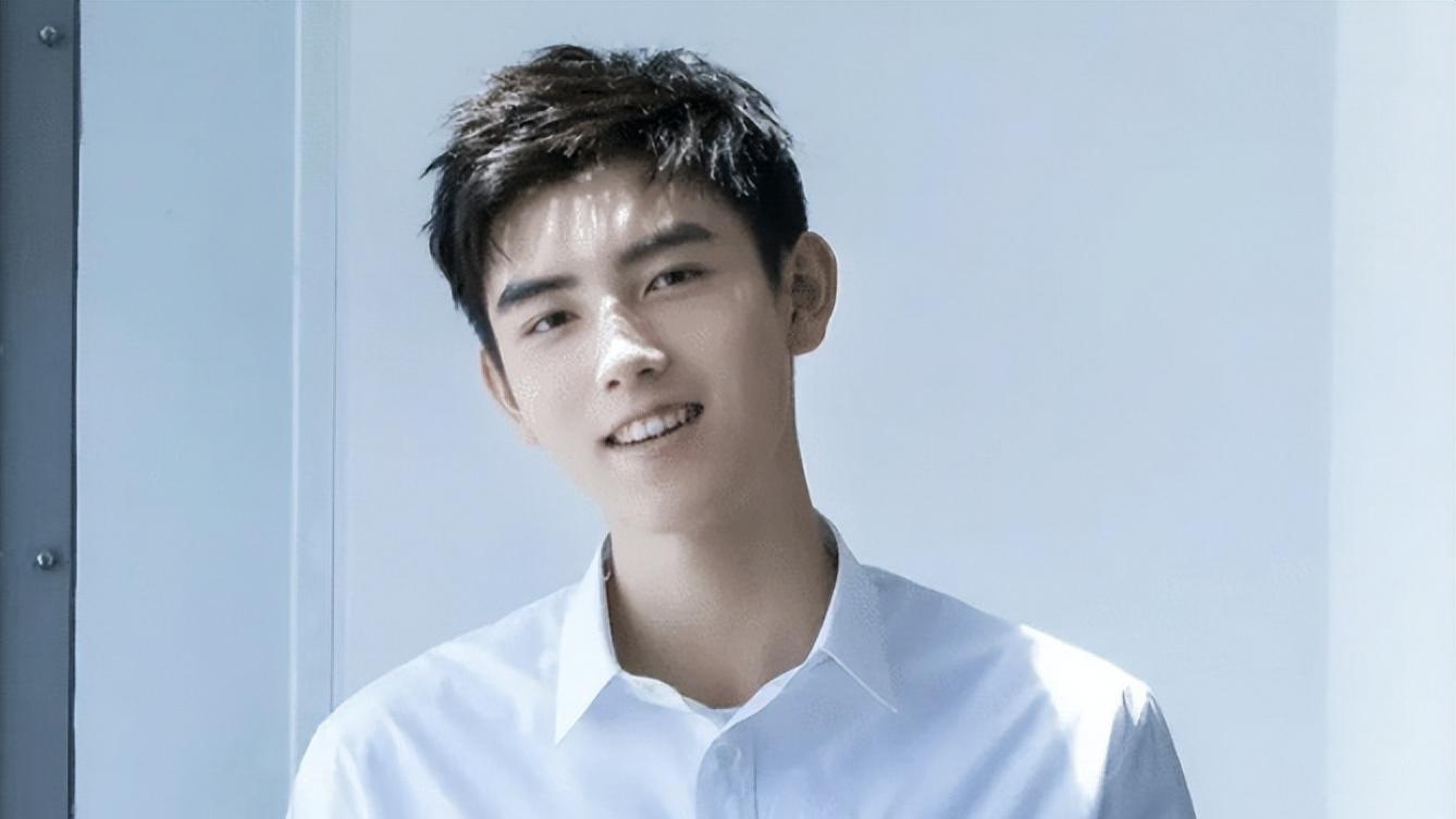 陈飞宇|陈飞宇粉丝脱粉回踩！再曝4个大瓜，还晒出陈飞宇大量无精修生图！