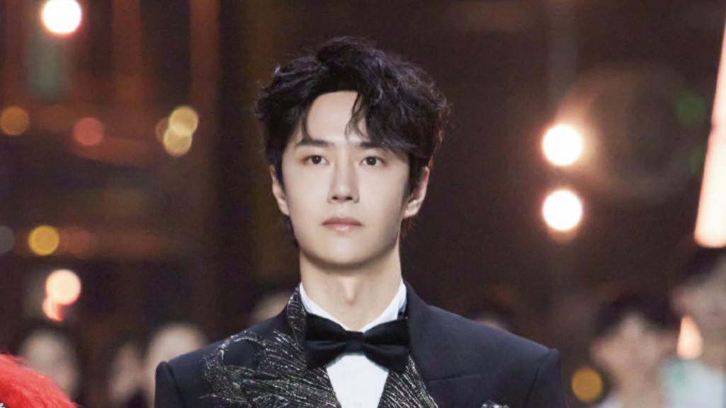 跨年晚会7位明星翻车，扯掉娱乐圈遮羞布，王一博、于适在列