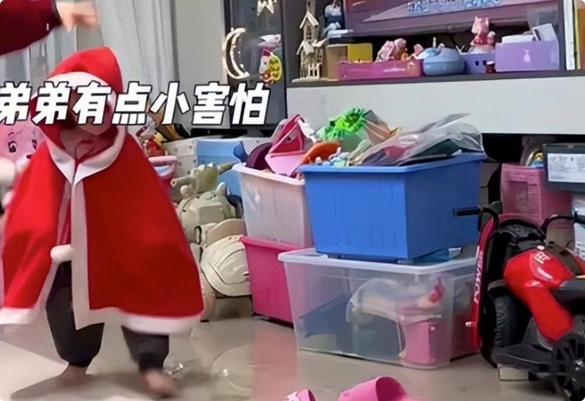 嫁豪门才4年,郭碧婷“面目全非”,皮肤蜡黄不修边幅,星味全无