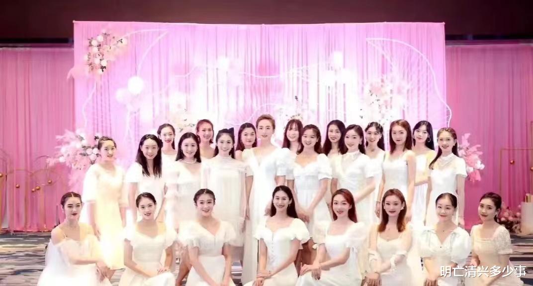 许家印的老婆及背后的两个女人！