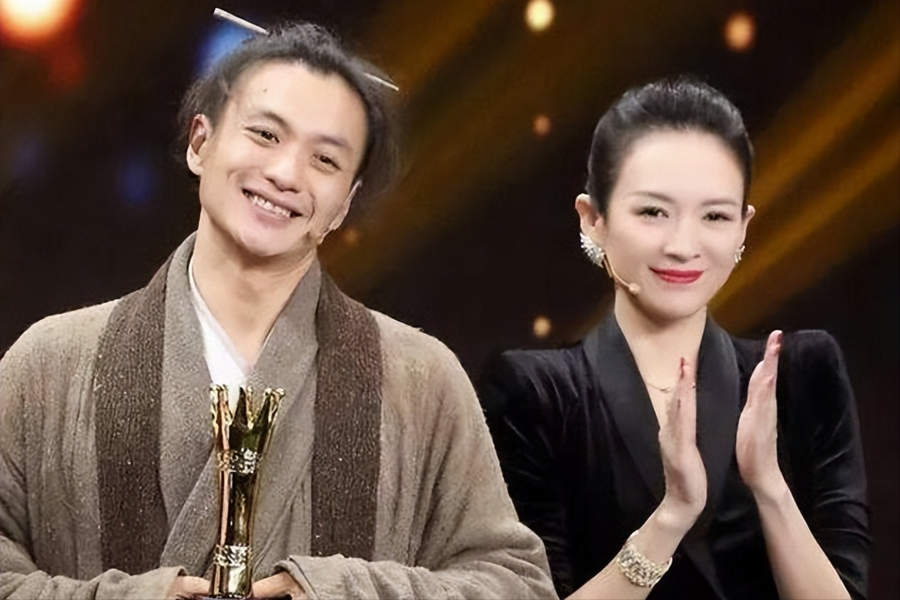 两张全家福,将朱丹与章子怡截然相反的婚姻状态,体现得淋漓尽致