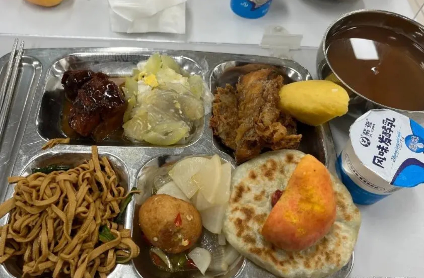 早餐|山东女子晒体制内伙食，没想到走红朋友圈，引来网友热议：羡慕