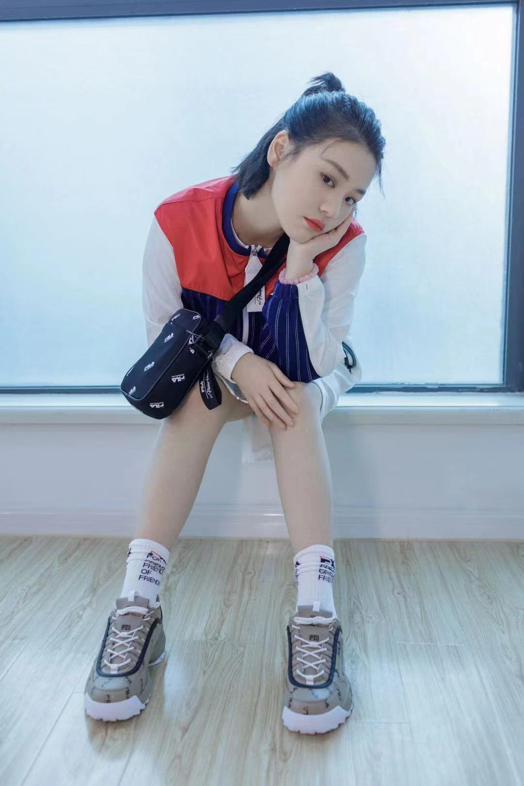 贾玲 女明星减肥私房秘笈被曝,贾玲重返大众视野,暴瘦50斤,小腹平坦腰线明显