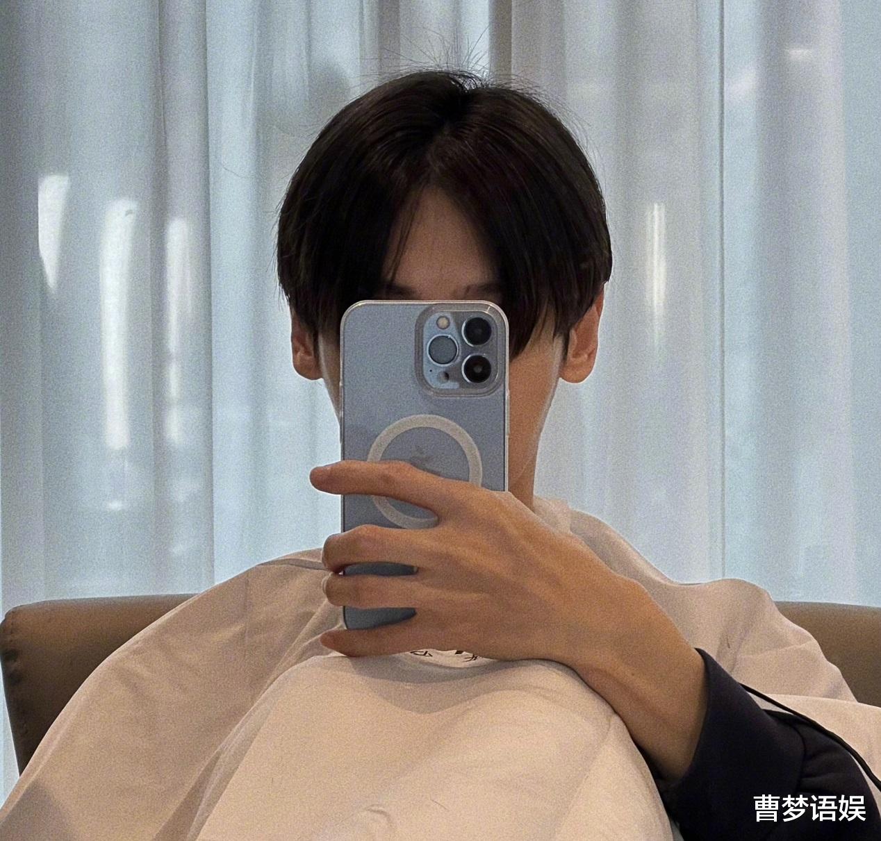 李沁|明星庆龙抬头:杨幂罗云熙鞠婧祎剪发,佟丽娅冲浪,李沁在线卖萌