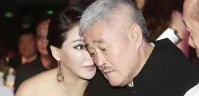 曝光！赵本山与比他小25岁的关婷娜丑闻事件真相大揭秘