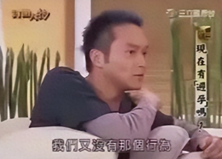 张智霖被带走后，真实人设曝光？短短一句话，揭开与袁咏仪真实关系！