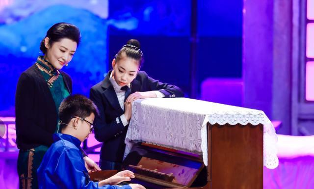 周涛|周涛：在六一晚会上饰演宋庆龄，演技比许晴宋佳等专业演员还传神