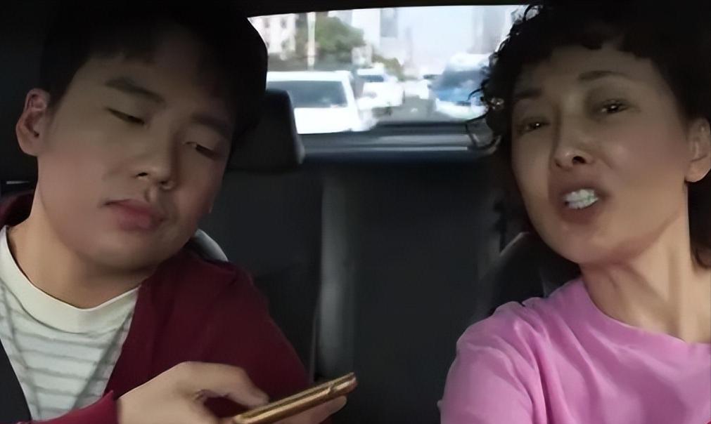 |央视“撑腰”！太子爷“被贬”成凡人？国剧职场终于不装了