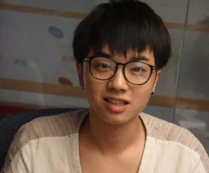 央视这次是真没给面子,删了“歌神”全部片段,曾公开否定毛不易