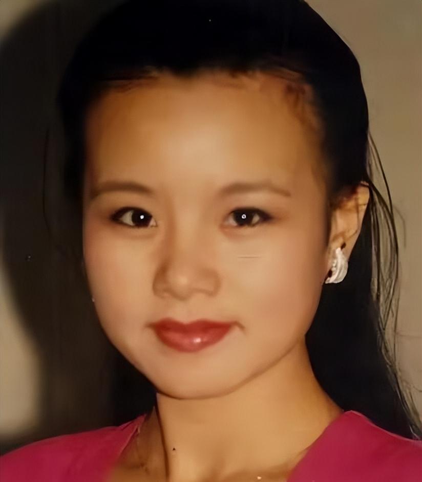 景甜 学生时代的龚琳娜！长相大气又甜美，为什么会被人说不漂亮？